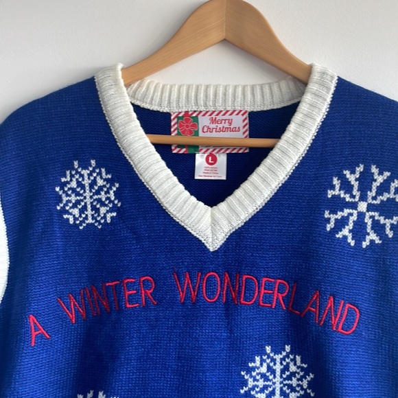 Holiday Sweater Vest with Ice Skating Gingerbread Cookie and Sequin Scarf Size L - Picture 6 of 6